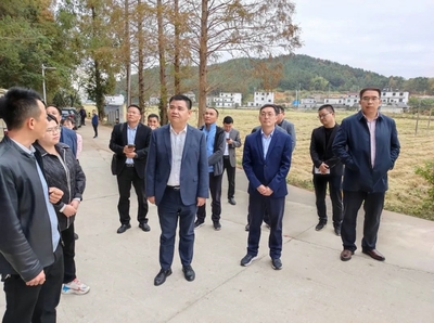 繁昌區(qū)來我縣開展縣域結(jié)對共建 共謀發(fā)展新篇，助力防腐產(chǎn)業(yè)升級